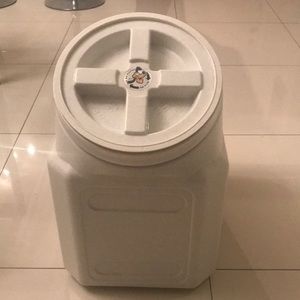 Dog food storage holds 60lbs